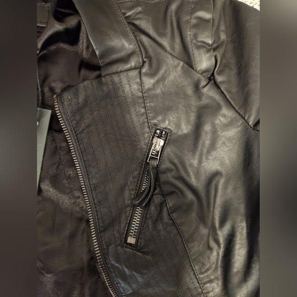 NwT Blank NYC Tailored Vegan Leather Biker Moto Jacket Black Size Small - Picture 12 of 14